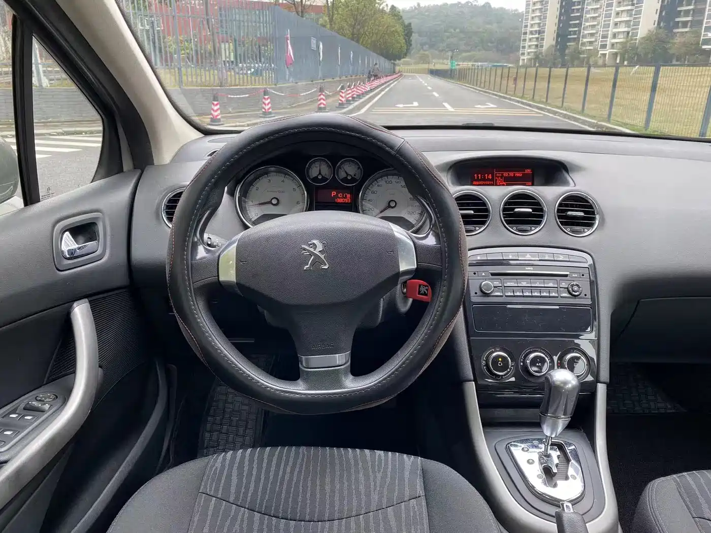Peugeot 408 2013 2.0L Automatic Comfort Edition фото 8