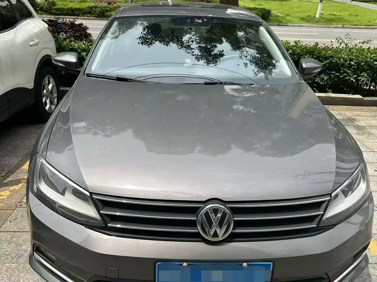 Volkswagen Sagitar 2015 1.6L Automatic Comfort фото 3