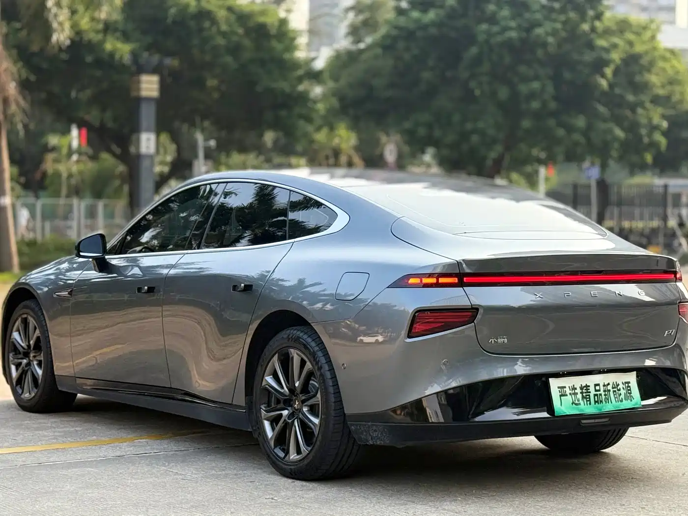 Фото 23 - XPeng P7