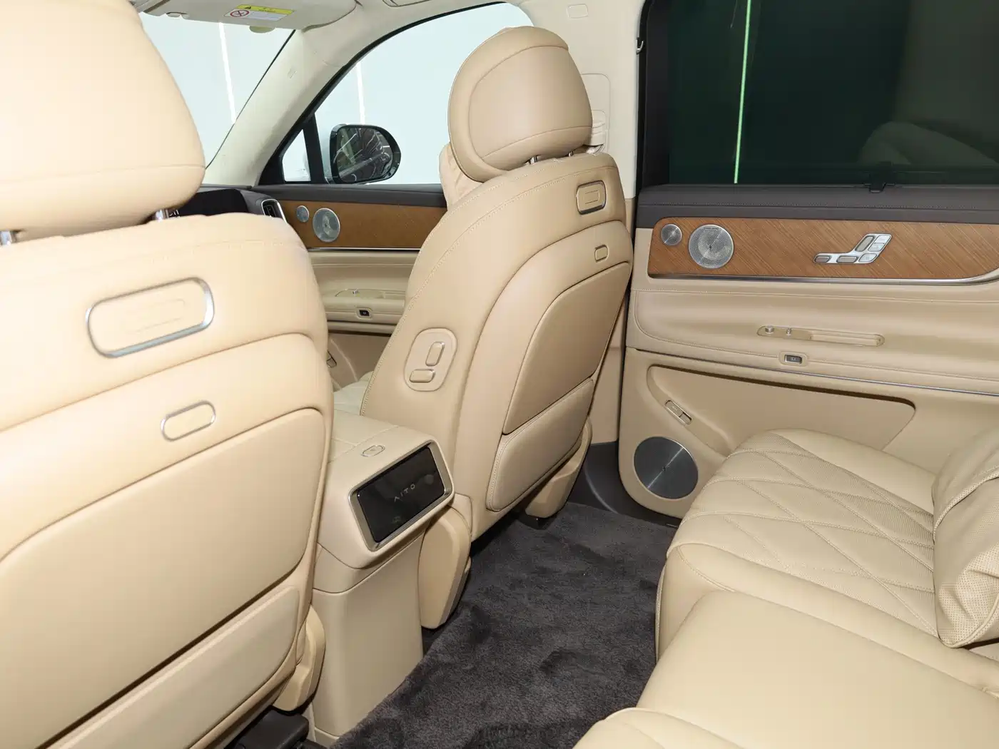 AITO Wenjie AITO M9 2026 2025 Extended Range Ultra 52kWh 5-Seater