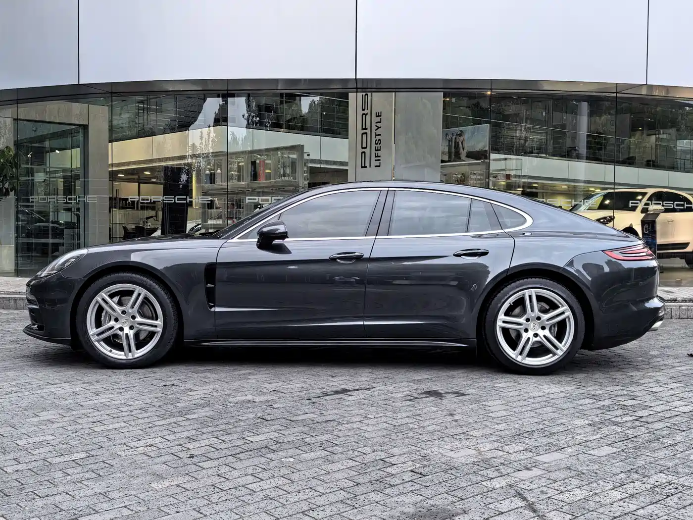 Porsche Panamera 2019 Panamera 2.9T фото 3