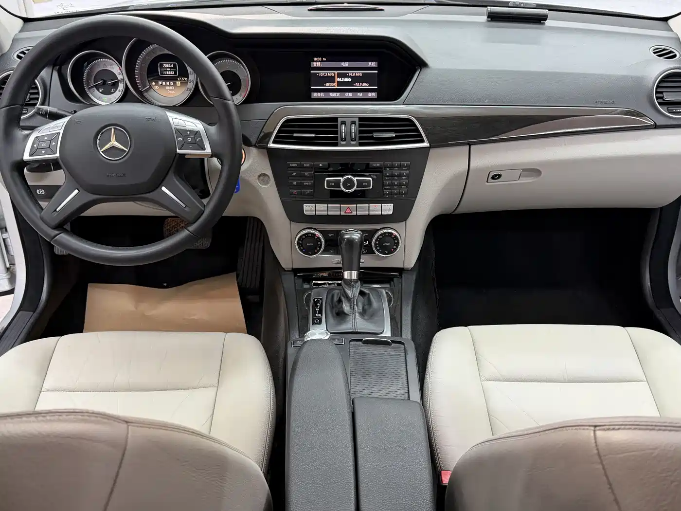 Mercedes-Benz C-Class 2011 C 200 CGI Fashion фото 21
