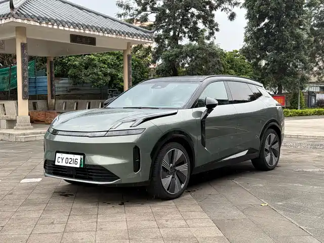  Lynk & Co Lynk & Co 08 EM-P 2023 220km 4WD Performance Halo
