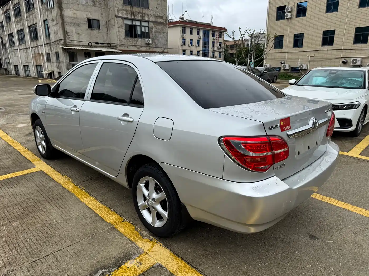 Toyota Corolla 2013 1.6L Automatic Luxury фото 5