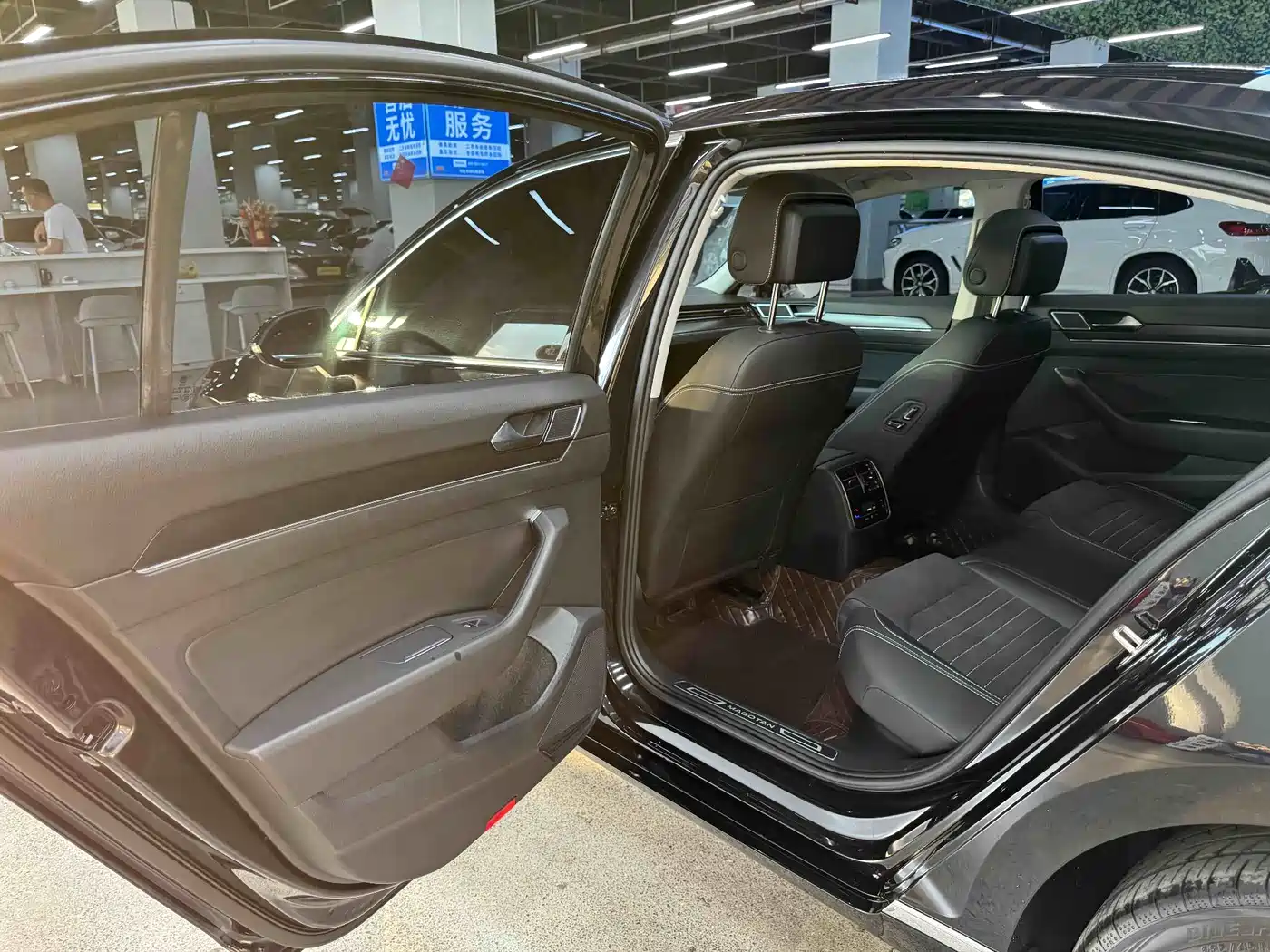 Volkswagen Magotan 2020 330TSI DSG Luxury фото 13