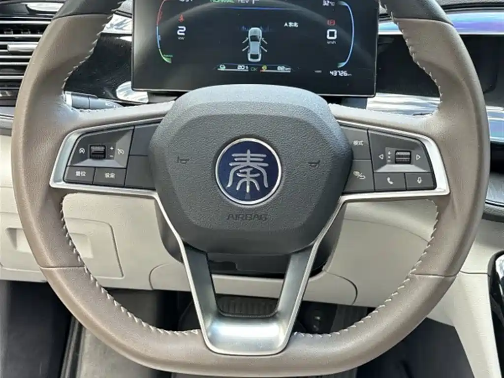 BYD Qin PLUS 2024 Glory Edition DM-i 55KM Leading фото 14