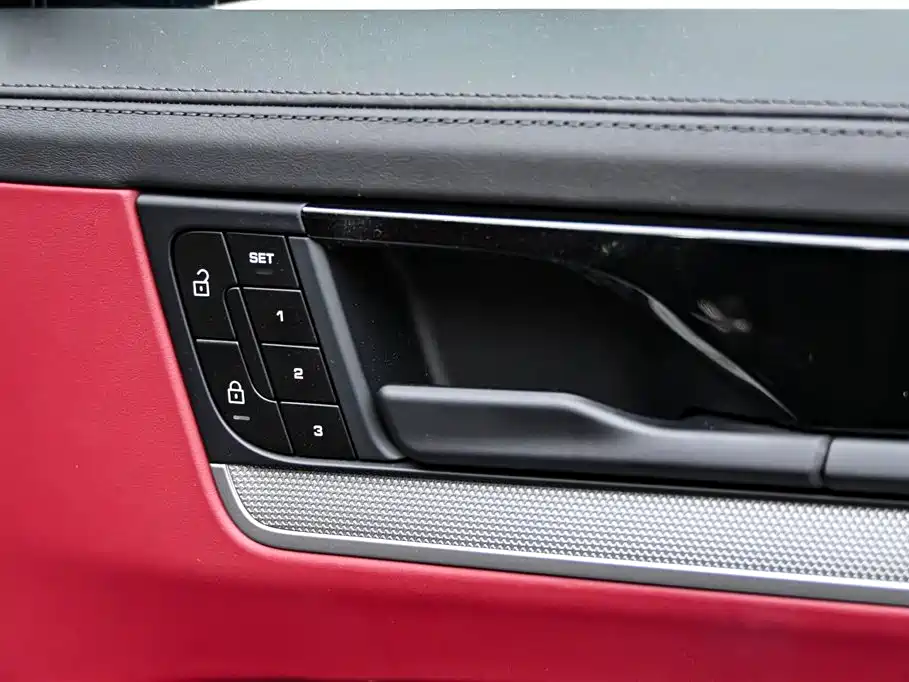 Porsche Cayenne New Energy 2024 Cayenne E-Hybrid 2.0T фото 32