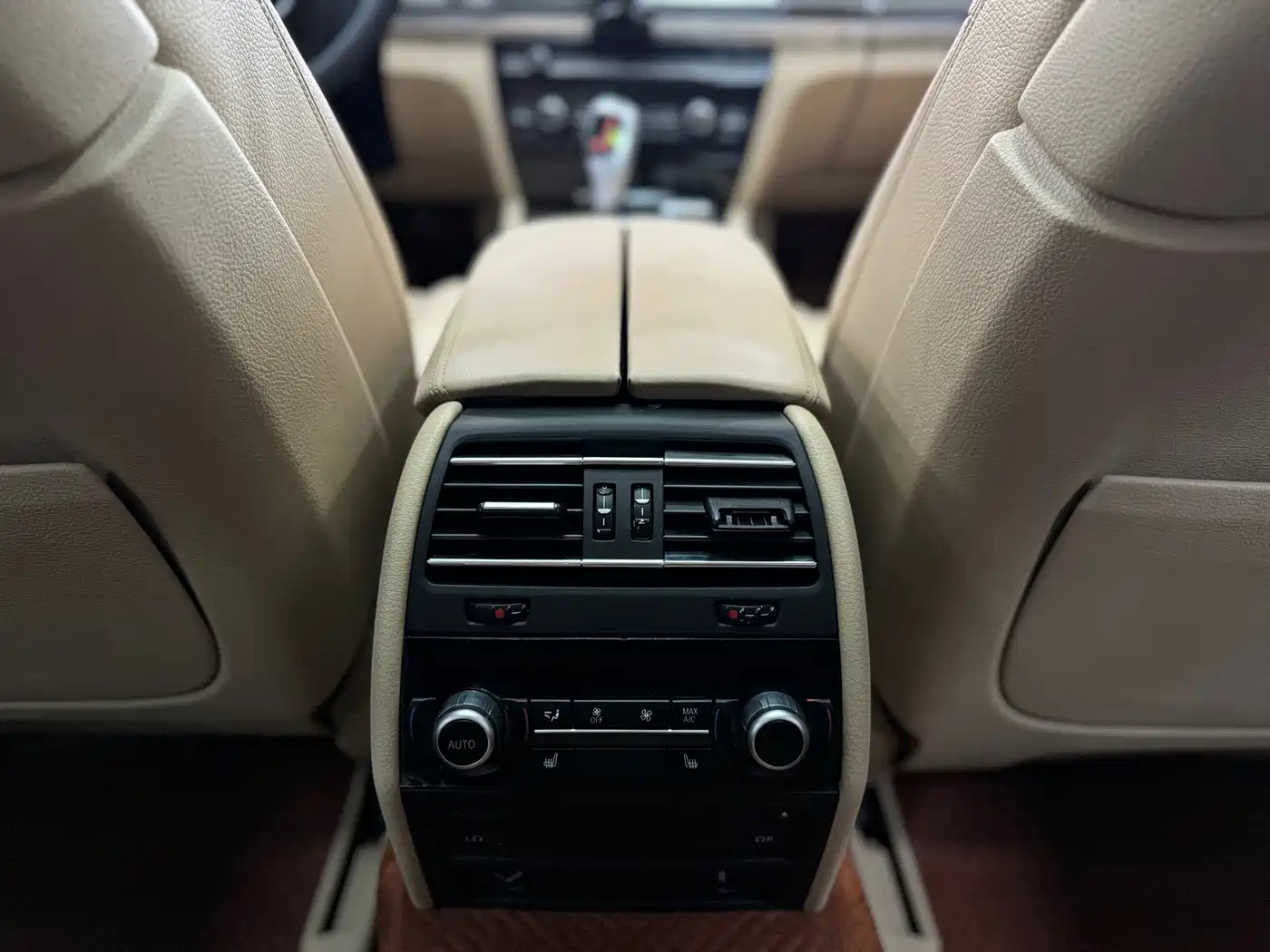 BMW 7 Series 2013 Model 740Li Luxury фото 8