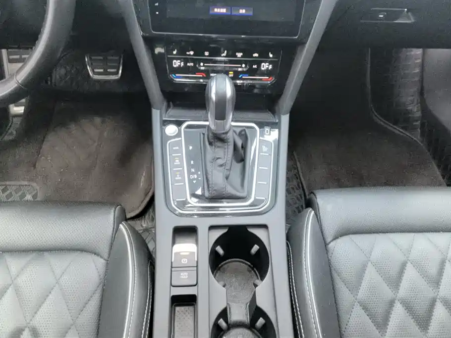 Volkswagen Magotan GTE Plug-in Hybrid 2022 GTE Luxury фото 16