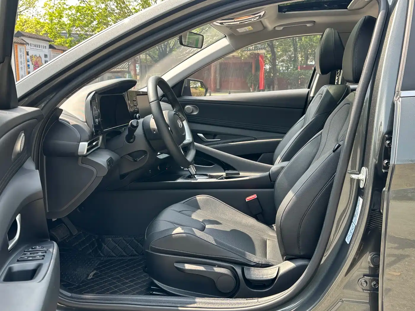 Hyundai Elantra 2023 1.5L CVT GLX Elite Edition фото 10