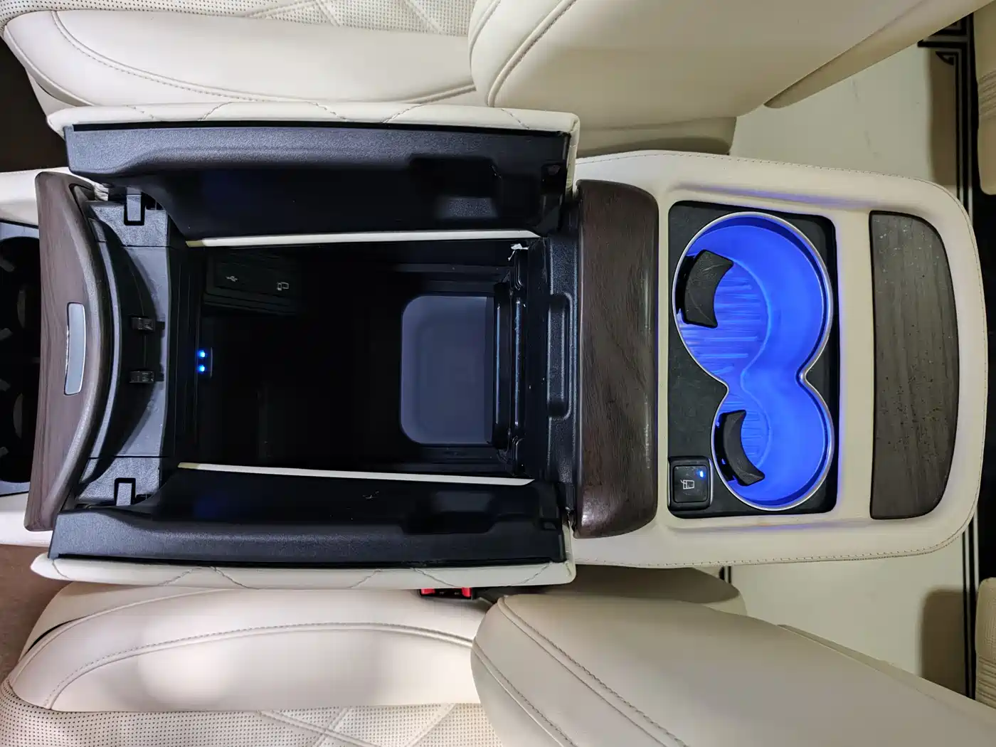 Mercedes-Benz V-Class 2021 V 260 Pilot Edition фото 23