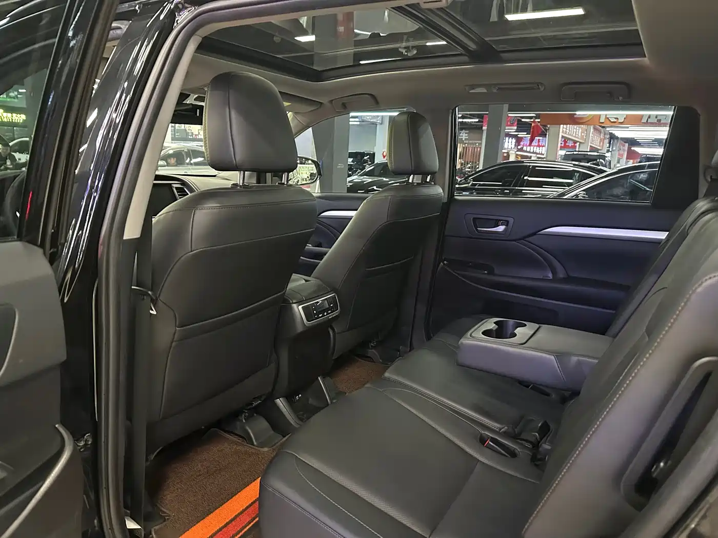 Toyota Highlander 2021 2.0T AWD Luxury 7-Seater фото 8