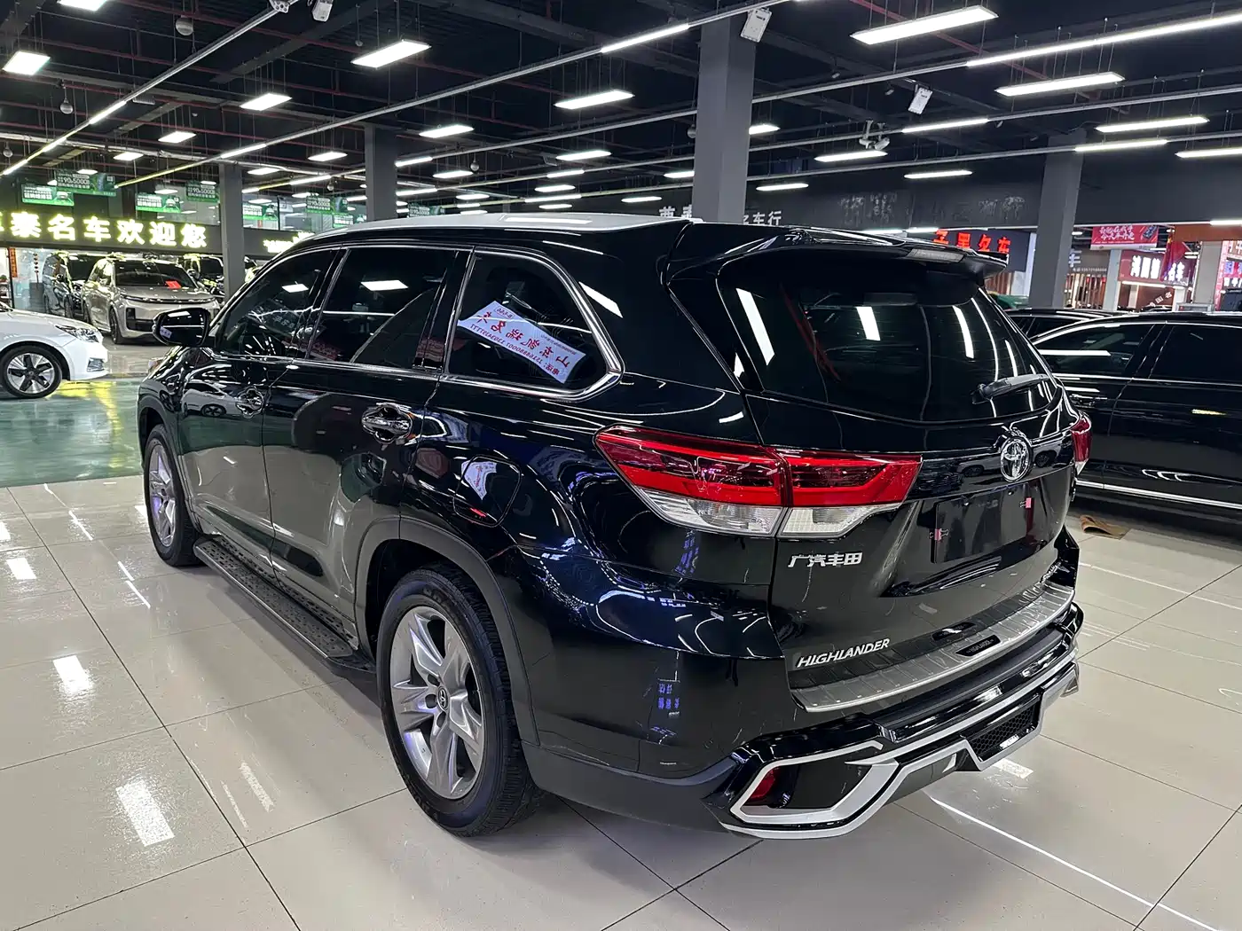Toyota Highlander 2021 2.0T AWD Luxury 7-Seater фото 6