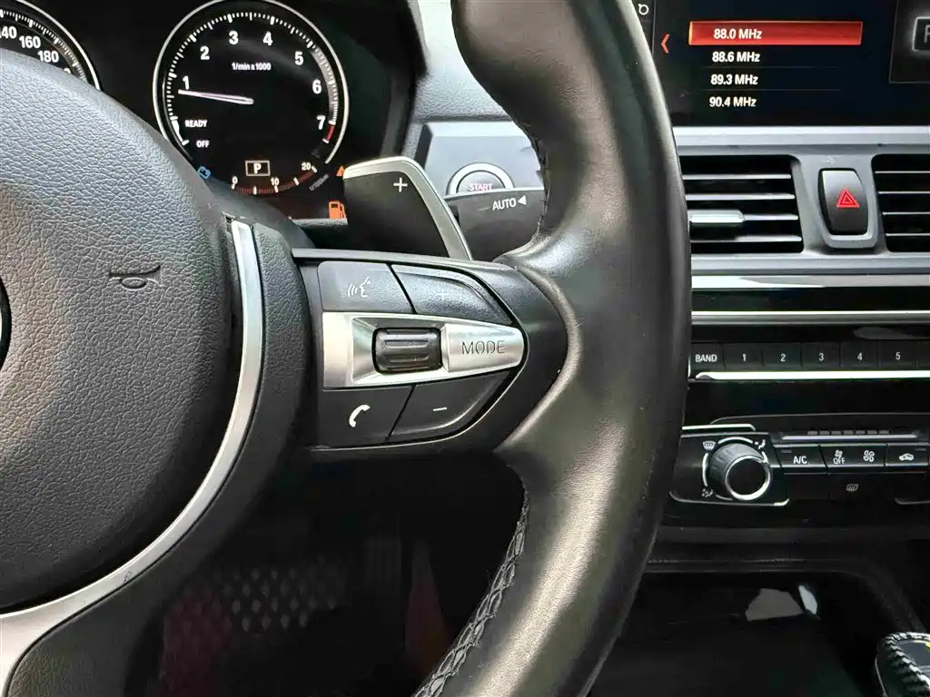 BMW 1 Series 2019 120i Leading M Sport Package фото 12