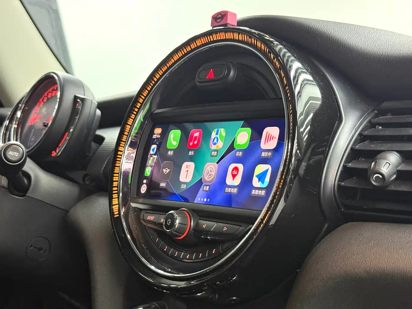 MINI 2016 1.5T COOPER Pioneer фото 8