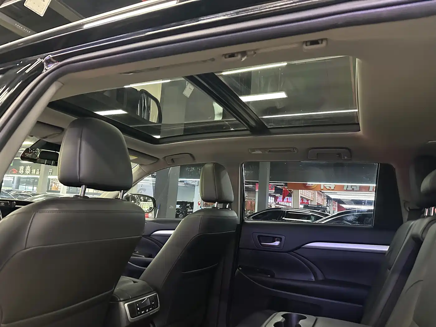 Toyota Highlander 2021 2.0T AWD Luxury 7-Seater фото 15