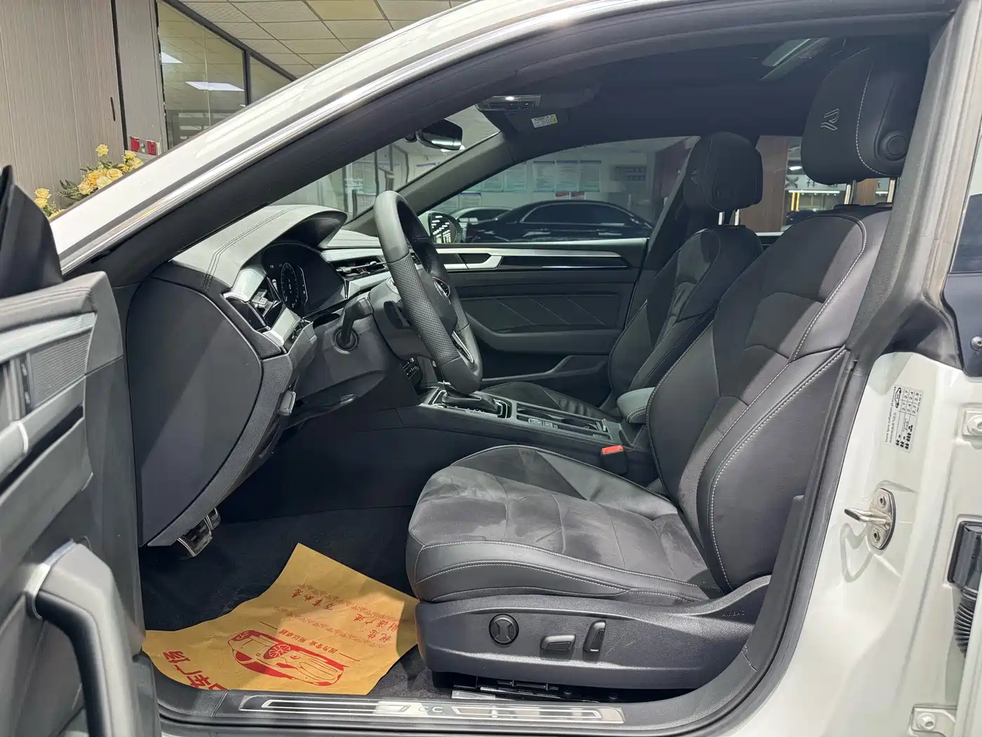 Volkswagen FAW-Volkswagen CC 2024 330TSI Dazzling Edition фото 5