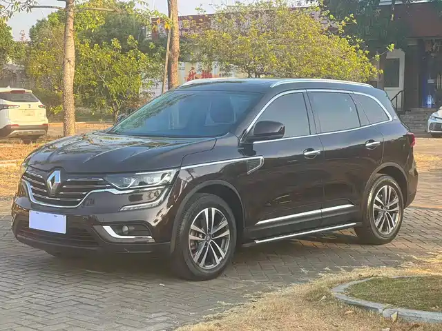 RENAULT COREO