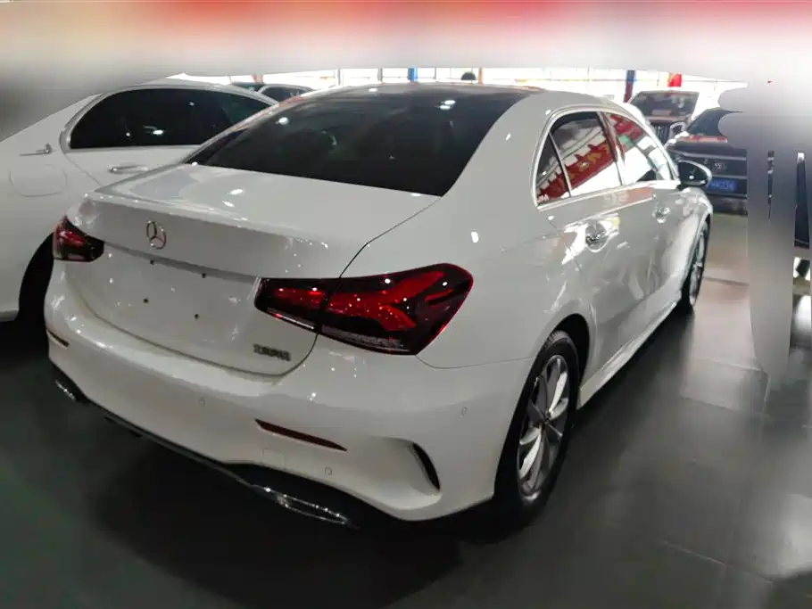 Mercedes-Benz A-Class 2019 A 200 L Sport Sedan фото 3