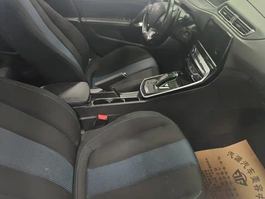 صورة 8 - Peugeot 308
