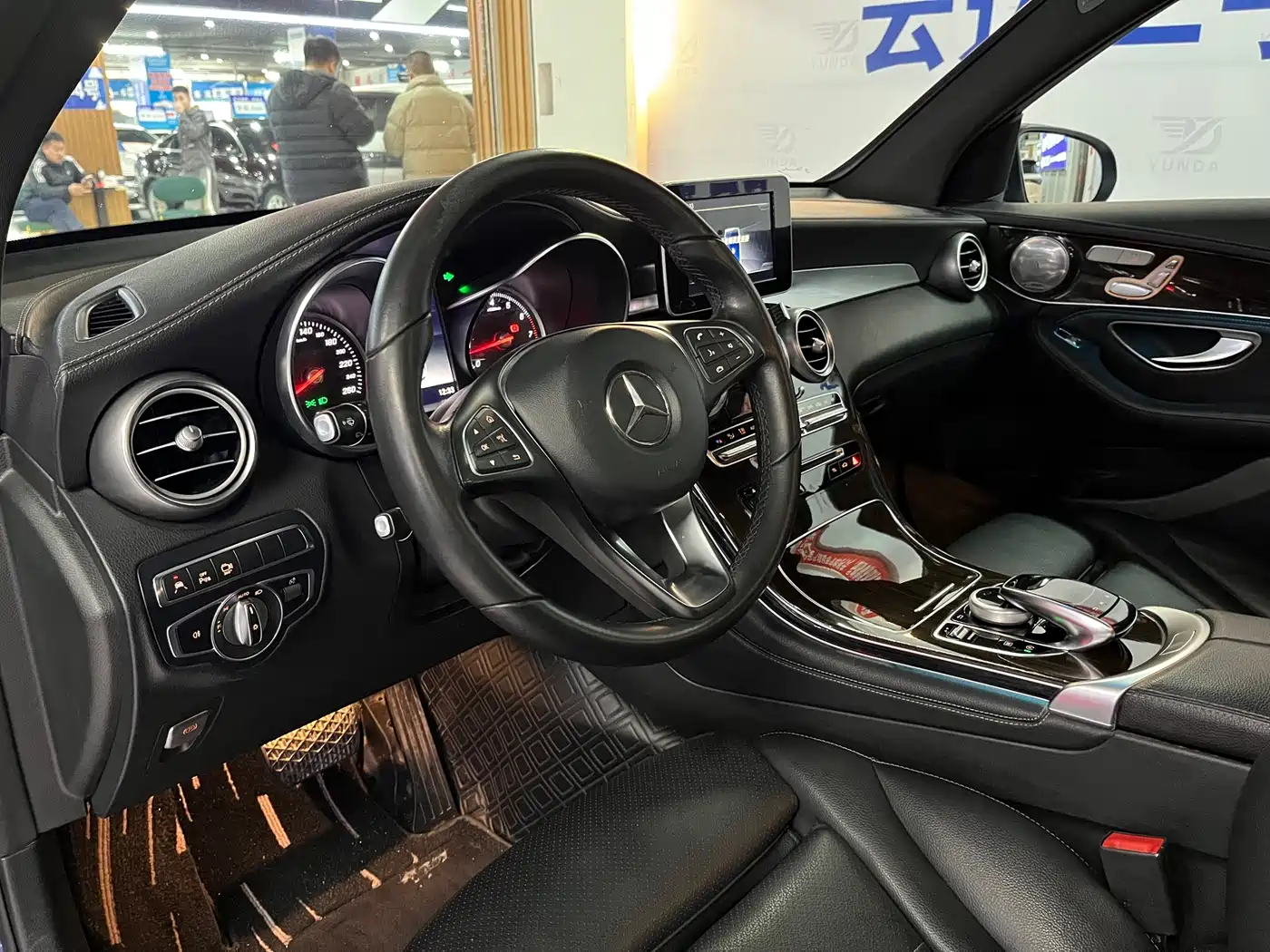 Mercedes-Benz GLC 2019 GLC 260 4MATIC Dynamic фото 10