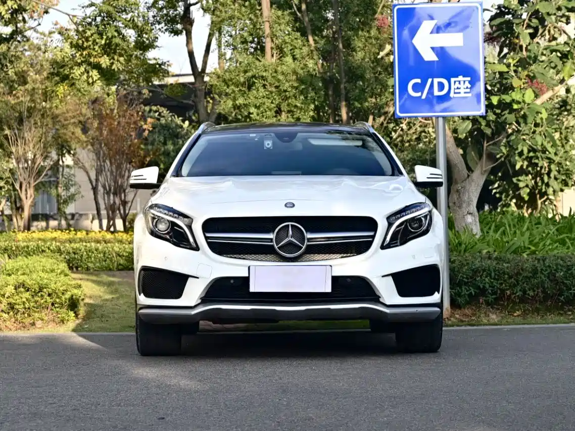 Mercedes-Benz GLA 2016 GLA 220 4MATIC Fashion фото 2