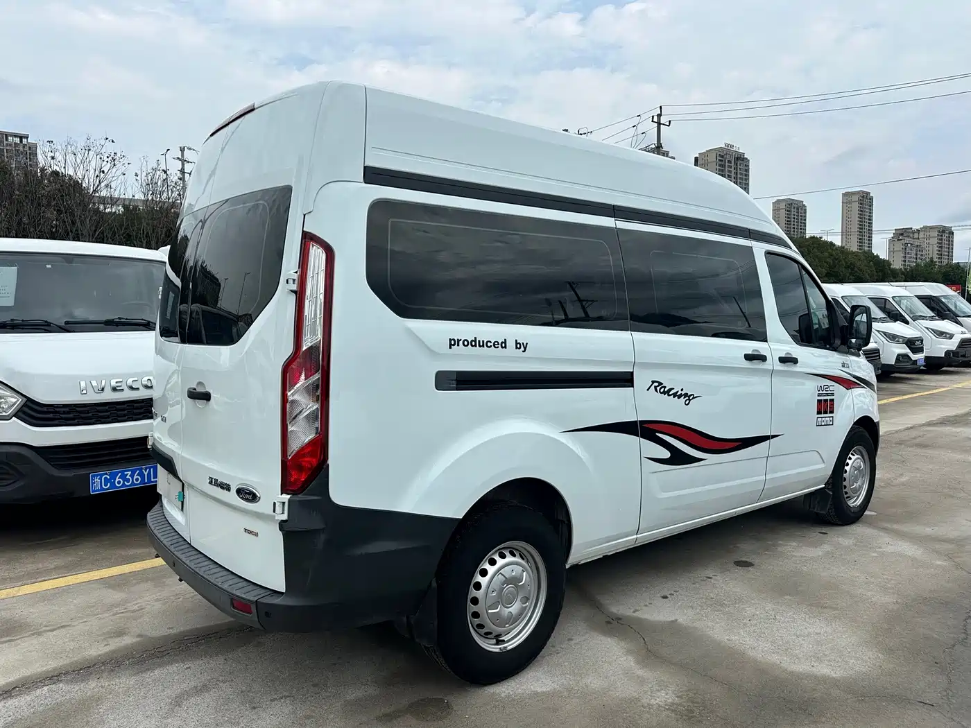 Ford Transit 2023 2023 Model 2.0T Diesel Manual Multi-Purpose Commercial Vehicle Medium Wheelbase Medium Roof 5/6-Seater