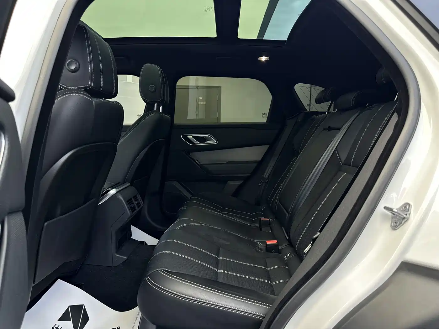 Land Rover Range Rover Velar 2020 P250 фото 10