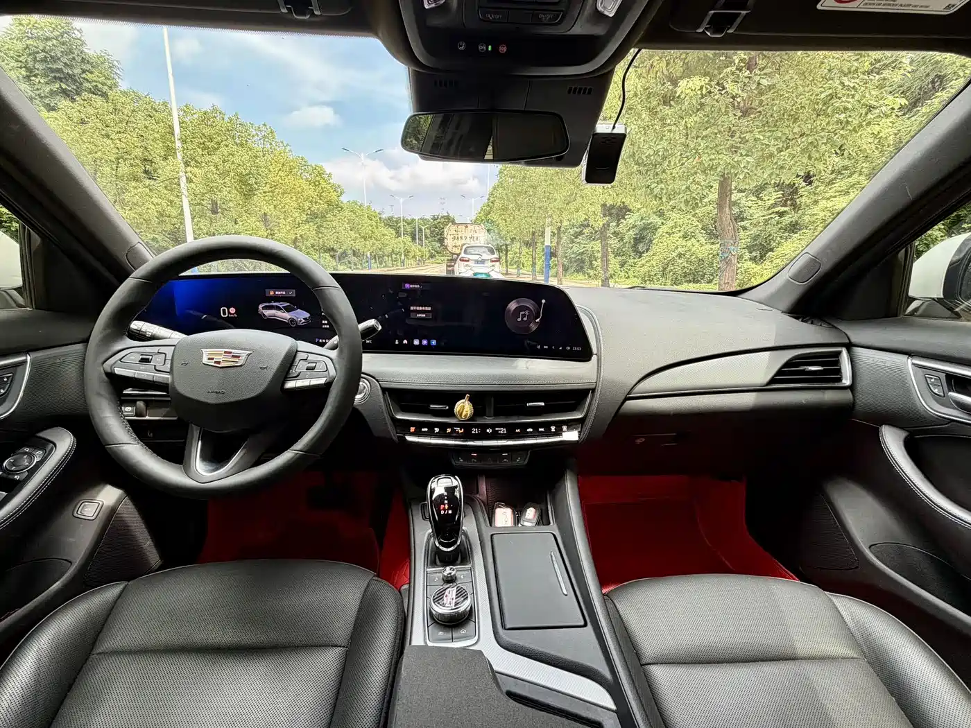 Фото 17 - Cadillac CT5