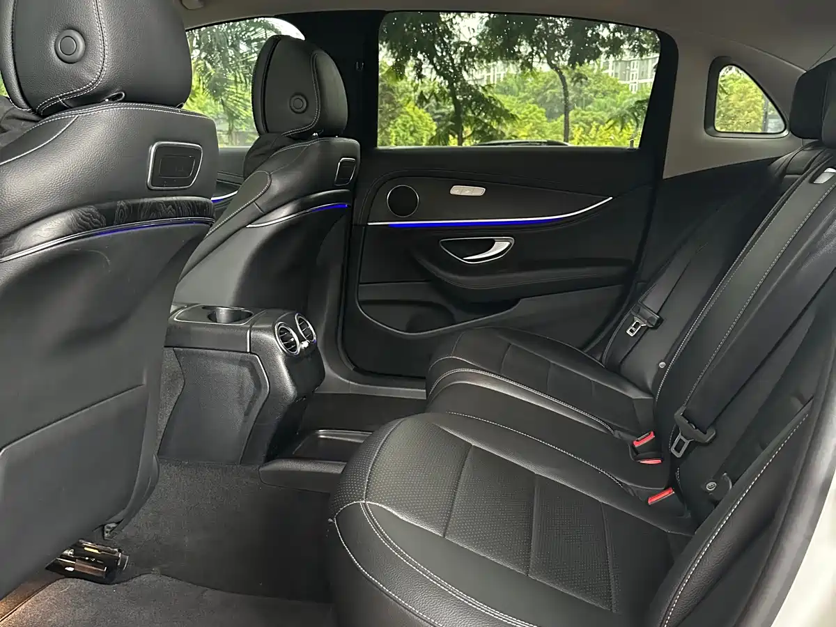 Mercedes-Benz E-Class 2018 E 200 L Sport фото 14