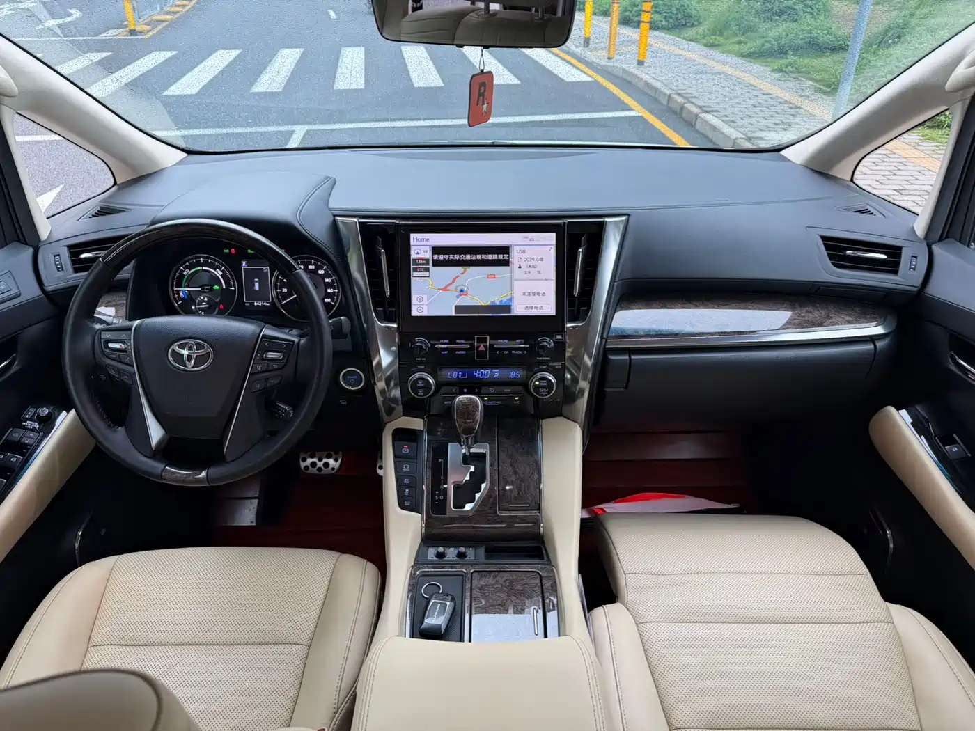 Toyota Alphard 2020 Hybrid 2.5L Premium Edition фото 10