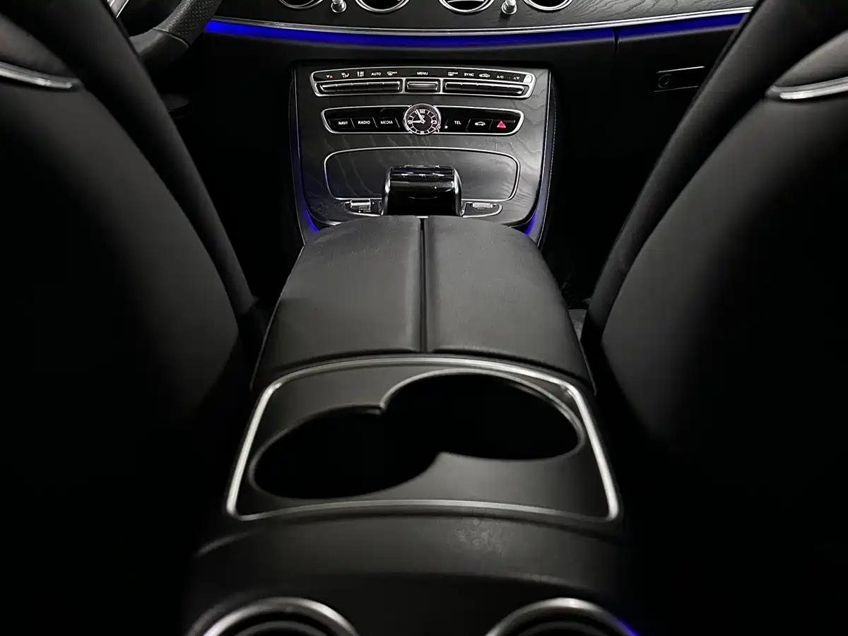 Mercedes-Benz E-Class 2018 E 200 L Sport фото 11