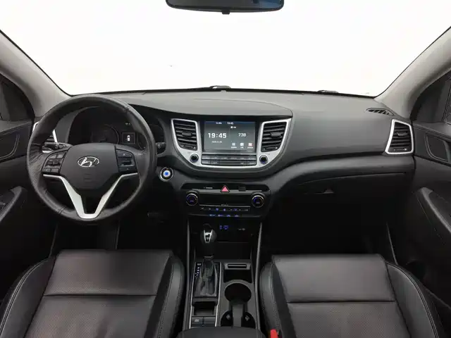 Hyundai Tucson 2018 1.6T DCT 2WD 15th Anniversary Special Edition — фото 5
