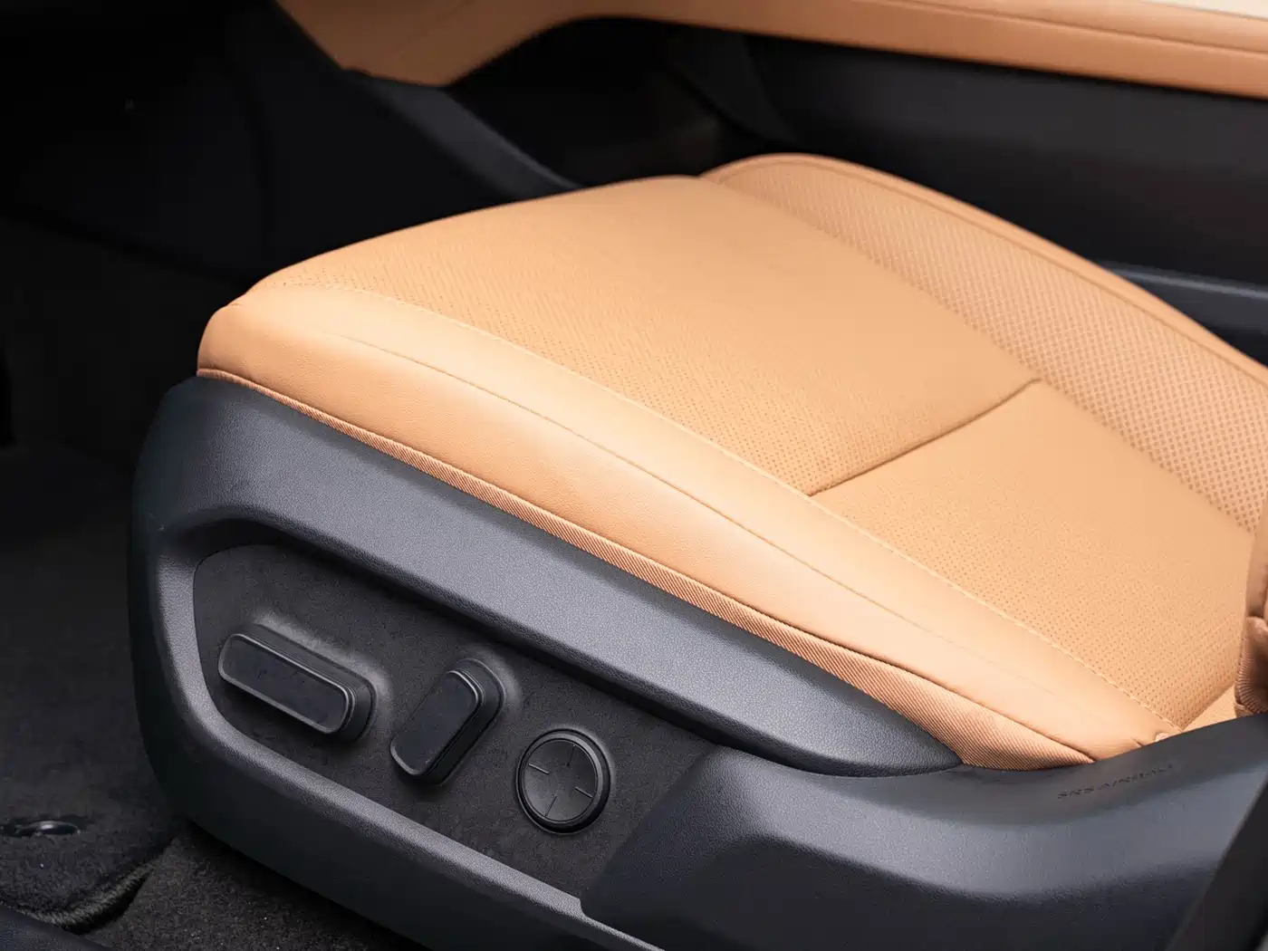 Lexus ES 2026 2025 Model 300h Base Version