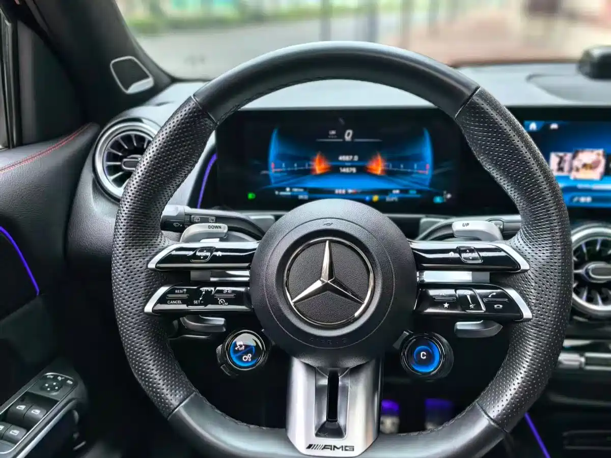 MERCEDES-BENZ GLB AMG