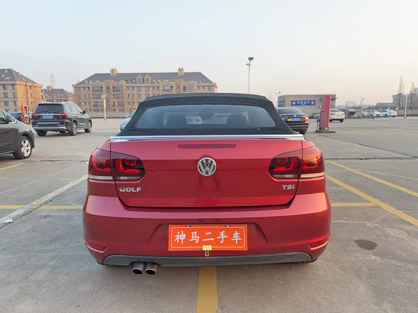 Volkswagen Golf (Import) 2012 1.4TSI Luxury Convertible Edition фото 5
