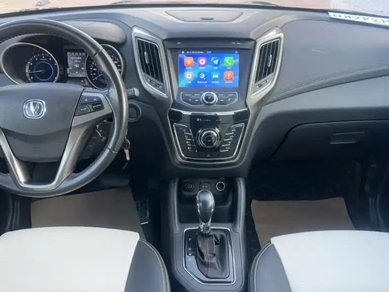 Фото 7 - Changan CS35
