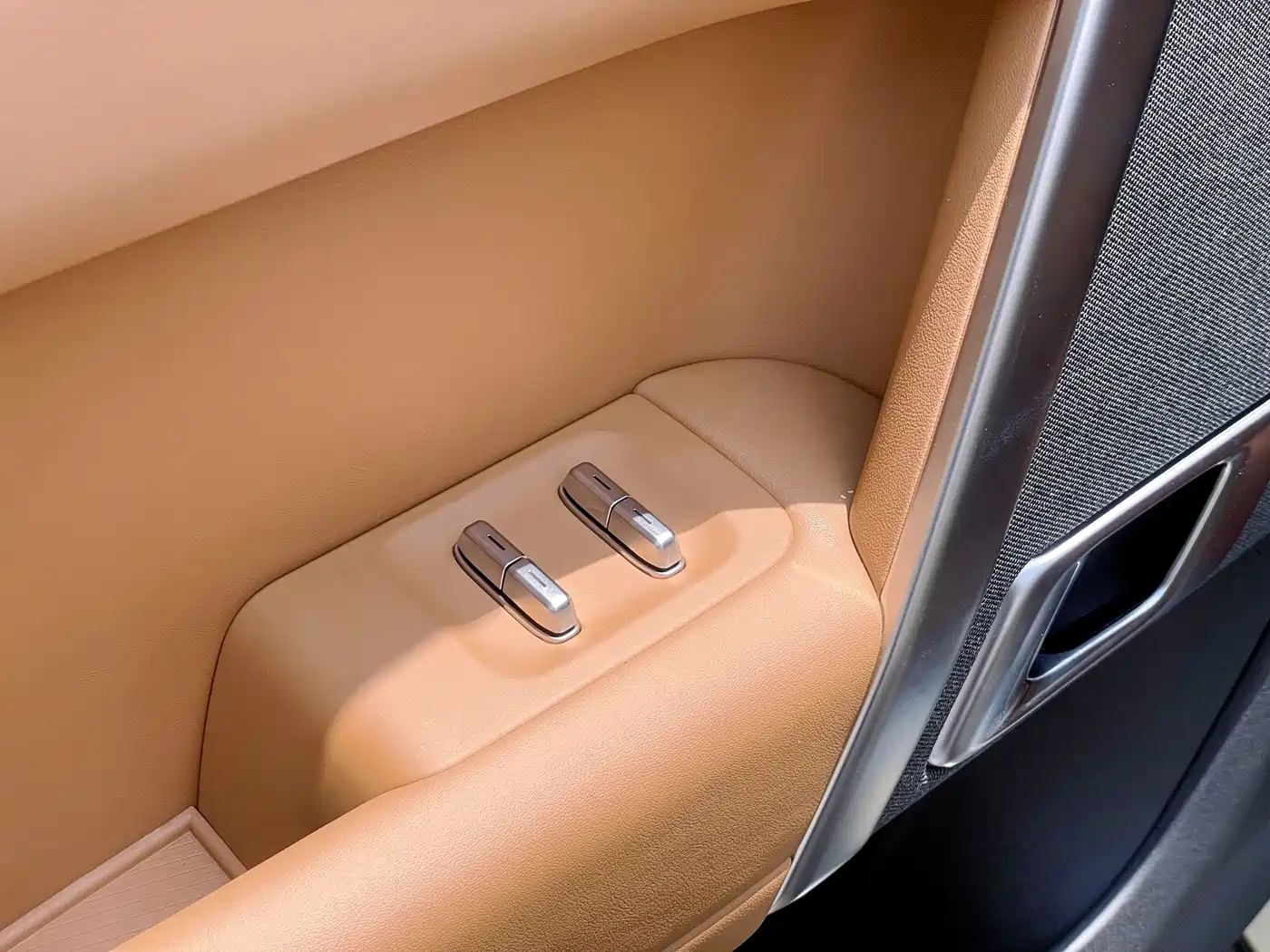 iCAR V27 2026 2026 200KM AWD Falcon 500