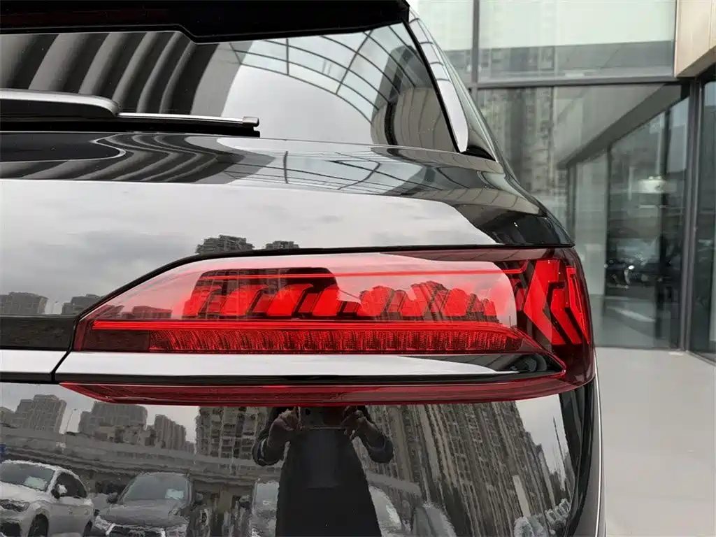 Audi SQ7 2024 2024 4.0 TFSI Dark Knight Edition