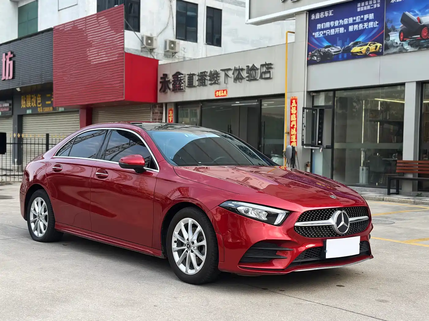 Mercedes-Benz A-Class 2019 A 200 L Sport Sedan фото 3