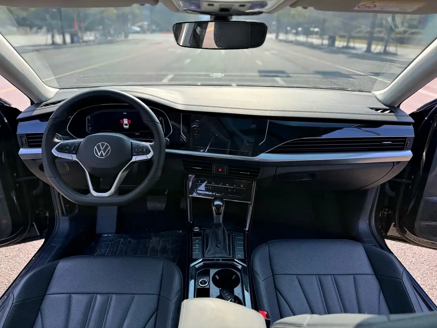 Volkswagen Passat 2025 Outstanding 380TSI Starlight Dragon Soaring Edition фото 14