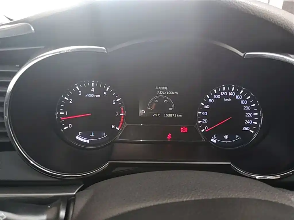 Kia K5 2015 2.0L Automatic GLS фото 8