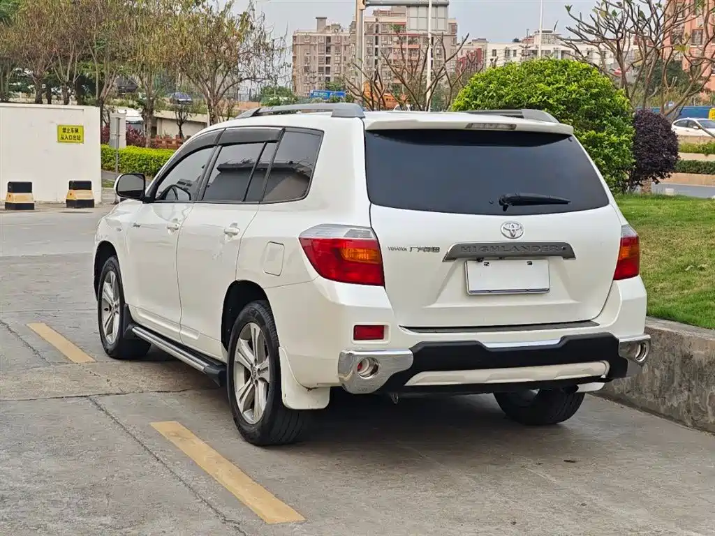 Toyota Highlander 2011 2.7L 2WD 5-seat Sport фото 10