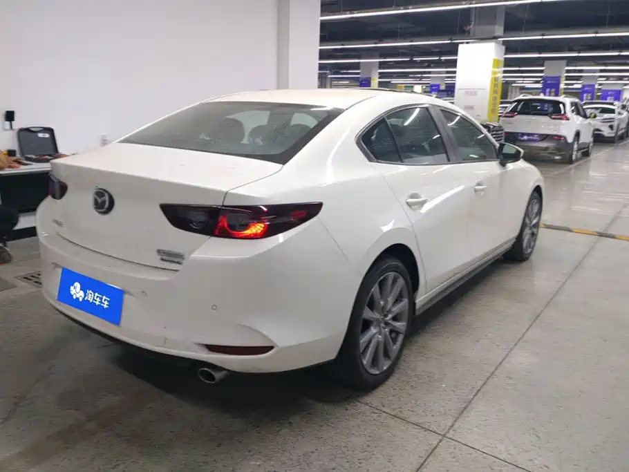 Mazda Mazda3 Axela 2026 2024 2.0L Automatic Premium Wisdom Edition