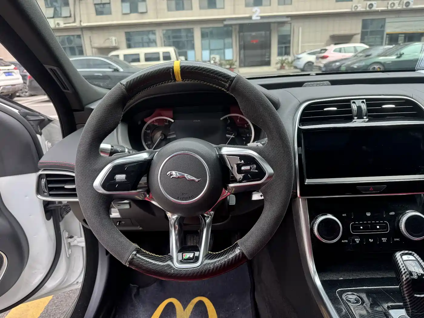 Jaguar XEL 2020 2.0T 200PS R-DYNAMIC S Progressive Sport Edition фото 6