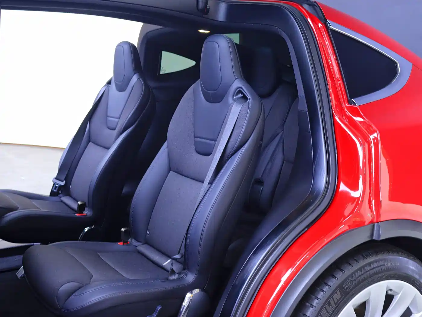 TESLA MODEL X