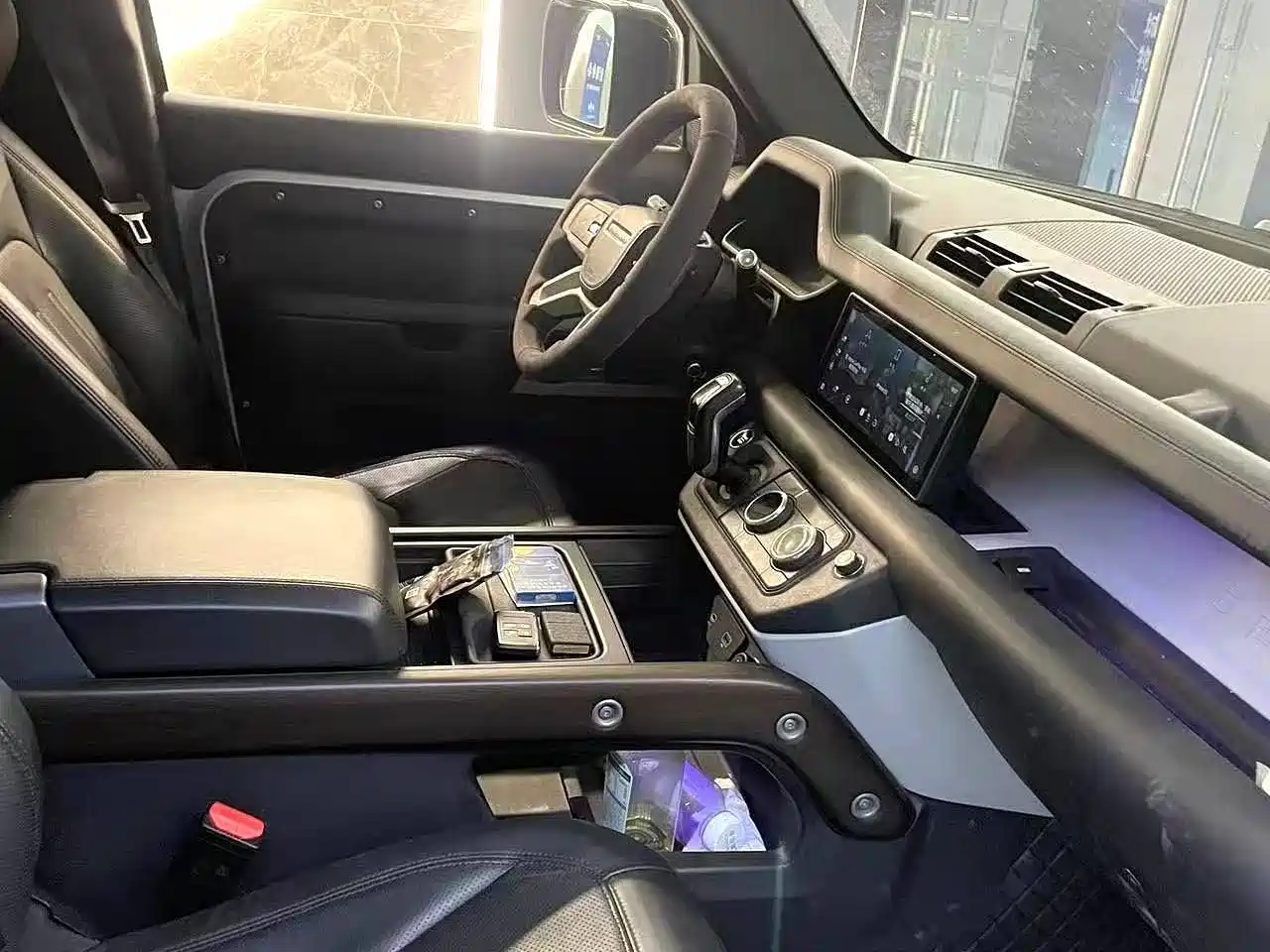 Land Rover Defender 2020 Model 110 P400 HSE фото 4