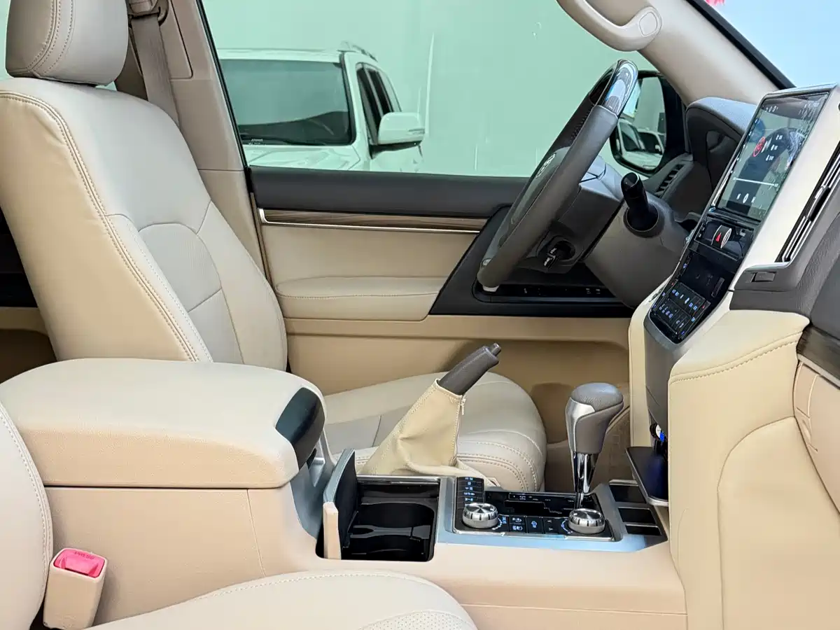 Toyota Land Cruiser 2012 4.0L Automatic VX фото 7