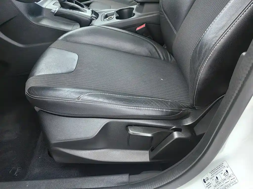 Ford Focus 2015 2012 Hatchback 2.0L Automatic Luxury Sport