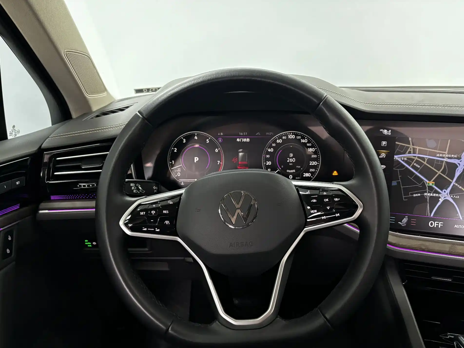 Фото 15 - Volkswagen Touareg